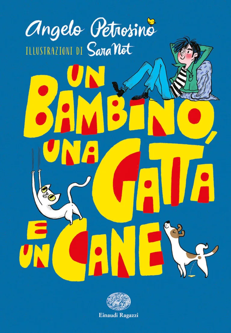 Un bambino, una gatta e un cane