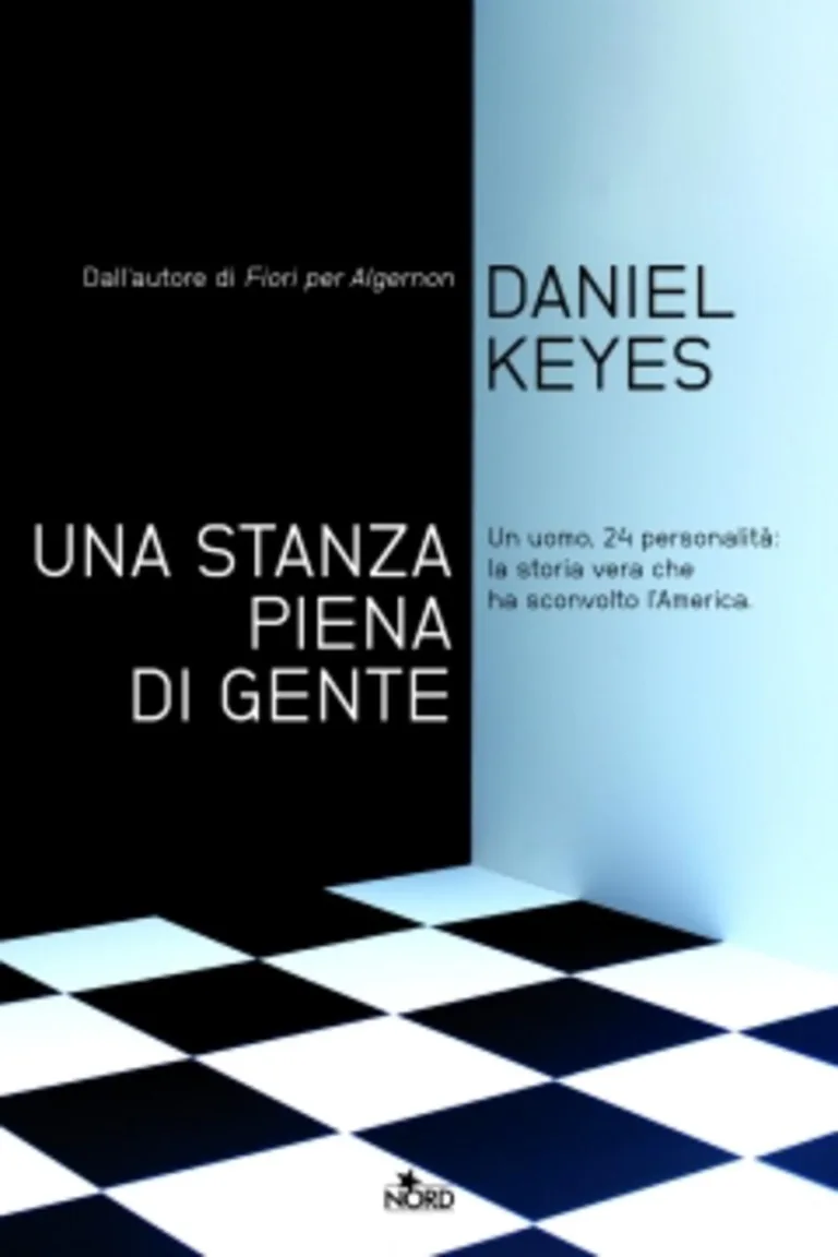 Una stanza piena di gente pu1