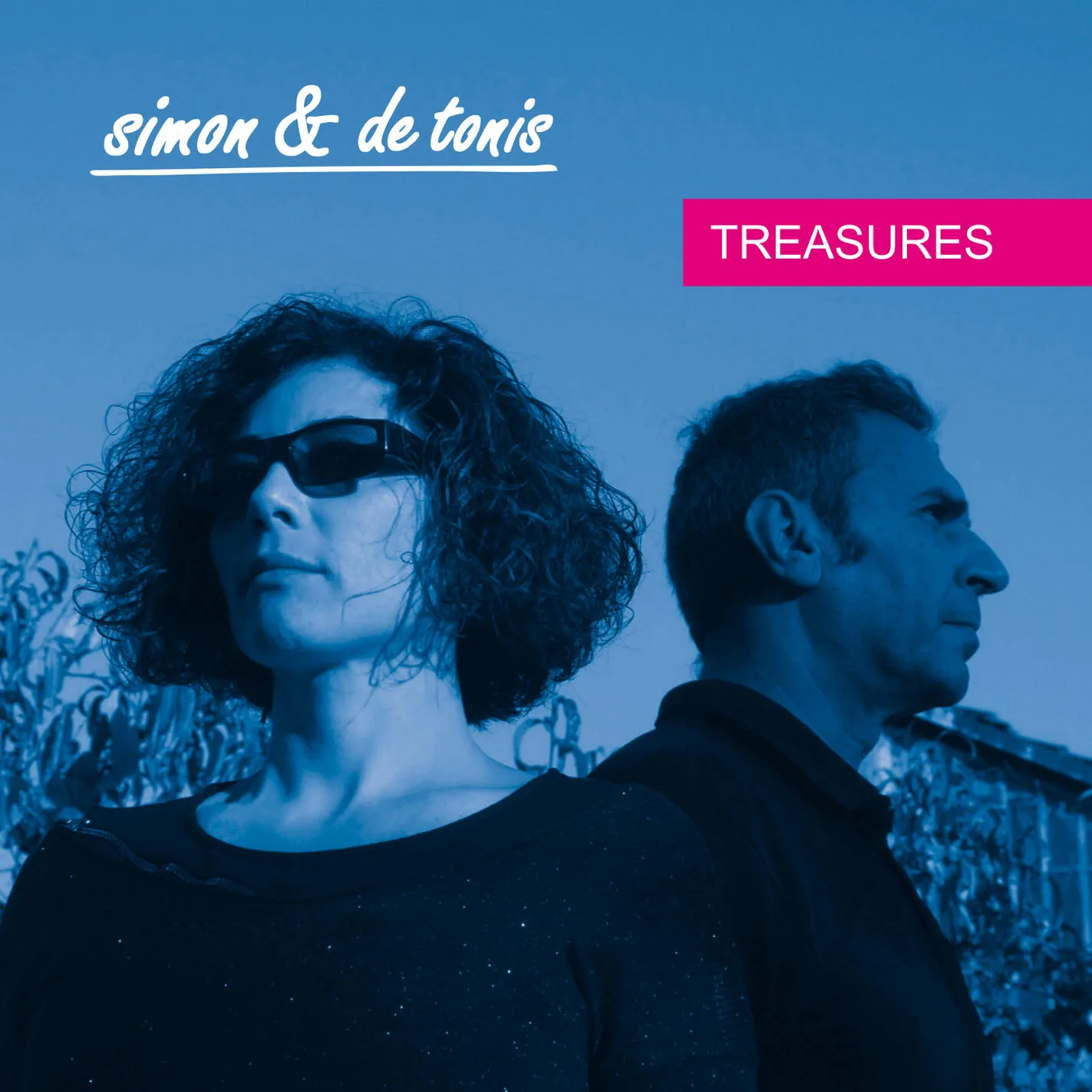 Vuoto n. 4 around tables